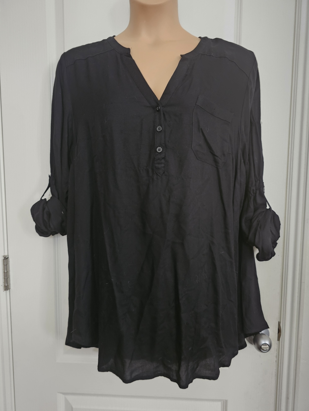 Torrid NWT Sz 3 Black Button-Front V-Neck Tunic
